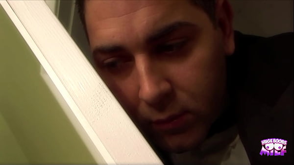 Nonton Busty Blonde Slut Wants To Reward Her Hard Working Buttler With A Good Blowjob thumbnail