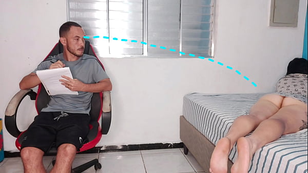 Meia-irm&atilde; Excitada Fica A Bunda Exposta Para Provocar Seu Meio-irm&atilde;o thumbnail