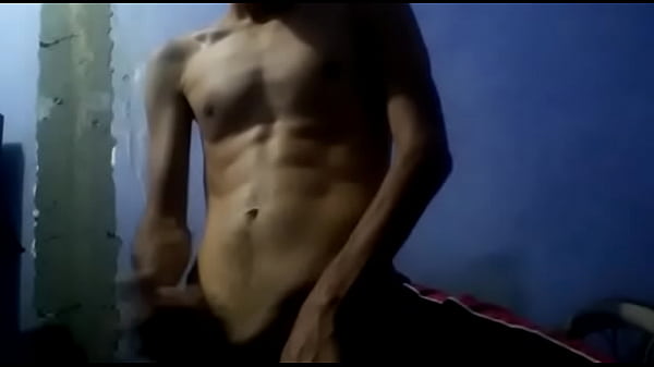 Batendo uma no meu quarto enquanto estou sozinho em casa 