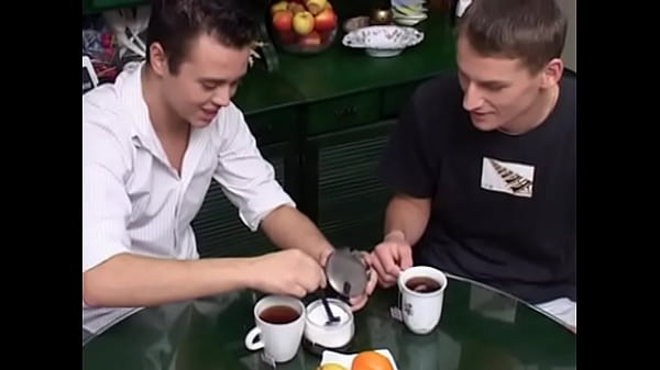 Play MP4 - 2 gays gets heated up over hot coffee
