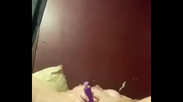 Play MP4 - Masterbating to my pink wand