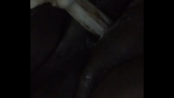 Enfiando ferramenta no cu