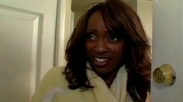 Nonton Black Milf Loves The Throbbing Cock thumbnail