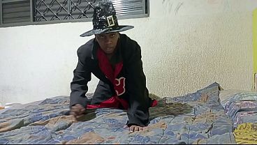 Pegandosafada_no hallowee