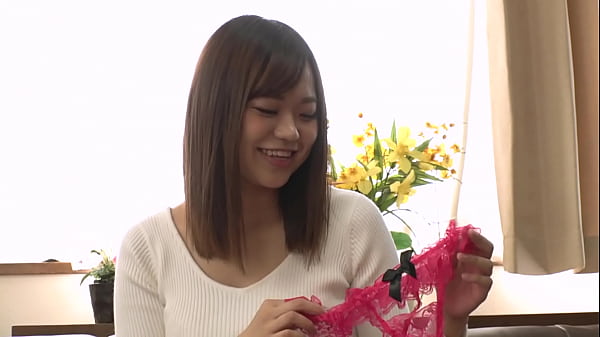 「早く帰って来ないかな&hellip;」「お義母さん&hellip;エロ過ぎる&hellip;！」若くてキレイな義母のエロ過ぎる姿を偶然目撃した義理の息子は勃起！義理の息子に襲われて義母の欲求不満な身体は激しくイッてしまう！【パート1】 thumbnail