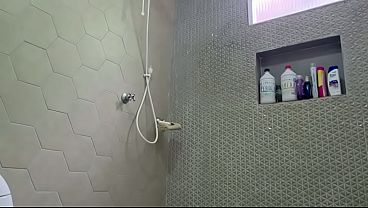 Nonton Latina Sensually Posing In The Shower With Her Sexy Body. thumbnail