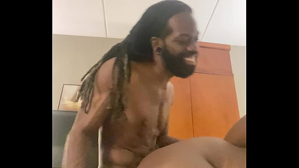 Play MP4 - Pounding Ebony slut into the bed