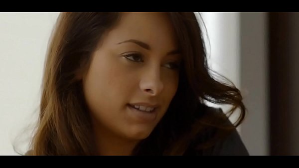 Solo cutie puts her fake penisin work