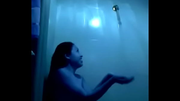 Ma Luisa Ayala_bañándose