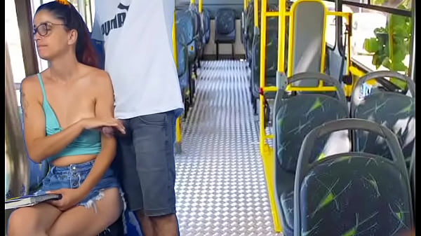 Play MP4 - Estudante encoxada e fodida no &ocirc;nibus&excl;