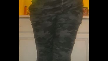 Ebony thick ass twerk tease come watch me bounce