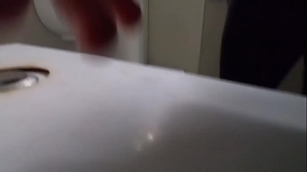 Yuri Ga&uacute;cho - Loira Fodida No Banheiro Do Supermarket #up thumbnail