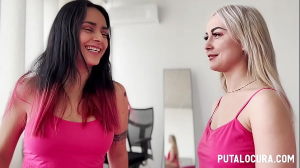 Dos chicas se lo montanellas yluego con el otro