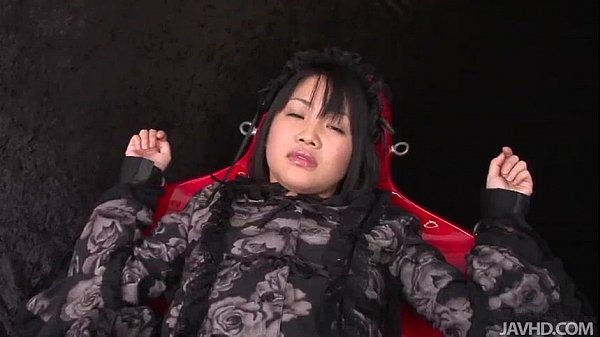 Play MP4 - Hikaru Momose tied spread wide open in a chair her naked pussy punished