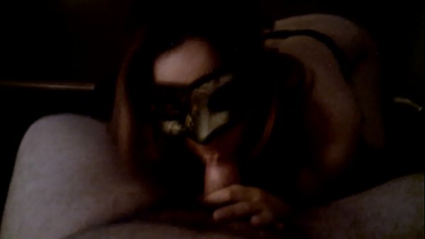 Play MP4 - anna varentino italy  swallow number 19 into red room