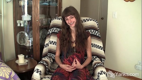 Play MP4 - Kinky Yanks Babe Willow Talks