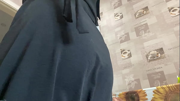 Arab wife without panties 