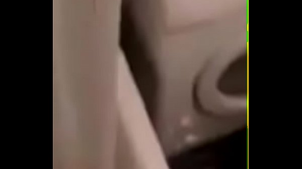 Nonton Very Little Teen Bathing thumbnail