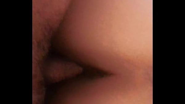 Nalgona mela comomientras su papá no está