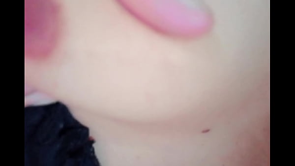 Quer mamar minha tetinha adoro mordidinha 