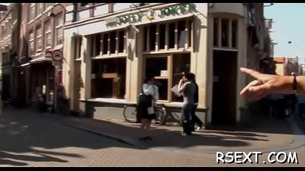 Babe gets licked and copulates 