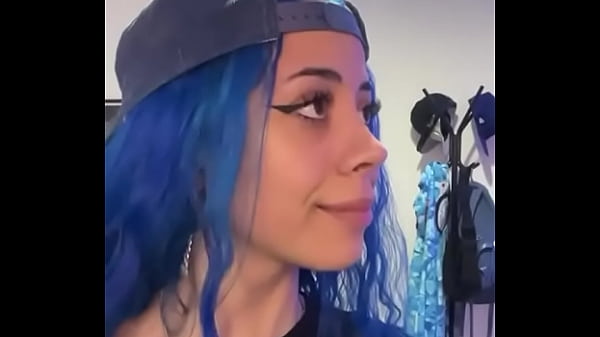 Gostosa mostrando os peito enorme