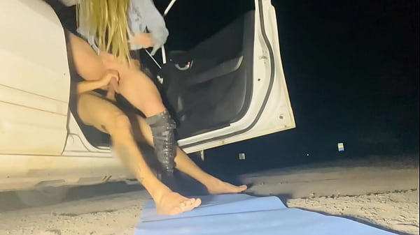 Dotado Fudendo Safada Na Beira Da Estrada Bareback thumbnail