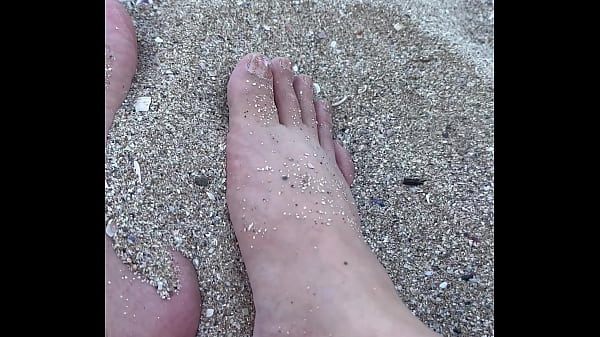 Big Sexy Feet On Sand Play thumbnail