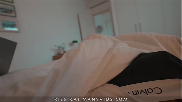 Stepson can't rest at couch and try to cum in share bed with stepmom