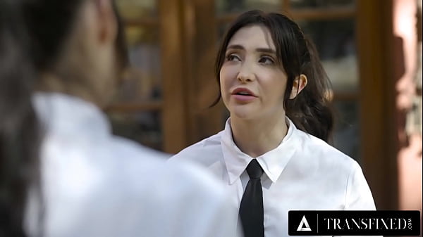 Khloe Kay's Hot Cis Coworker Wants To Fuck On The Clock 