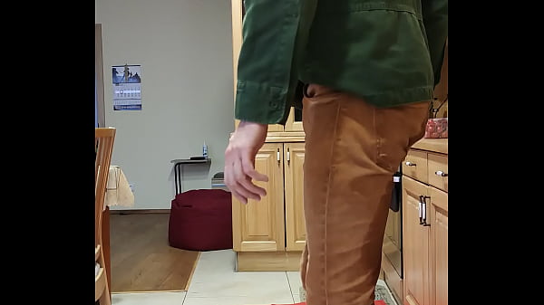 Play MP4 - Unapologetic pisser