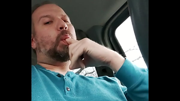 Play MP4 - HAVING A PRECUM SNACK