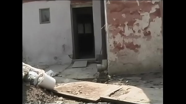 Play MP4 - Helping Granny