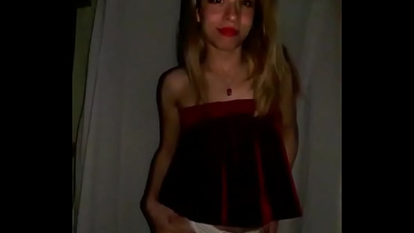 Play MP4 - Bonneyuwu - 3&colon;22 putita caperucita roja