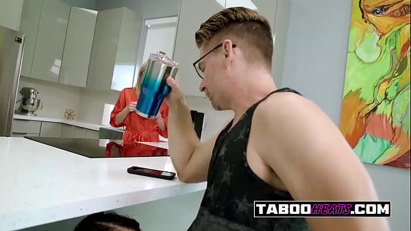 Play MP4 - Horny StepDaughtr Valentina Jewels Stepmom is Curious