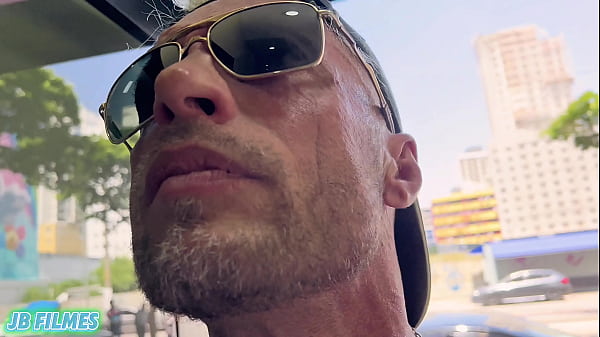 Camareira Ataca Hospede Uma Surra De C&uacute; thumbnail