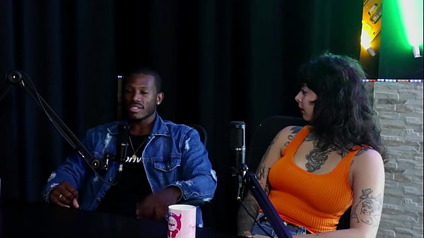 Desde_nova gostava de_tirar fotos sensuais pensa em fazer procedimentoestético gravou com a_AndressaUrach ea gravação que gostouMy HellWilliams HyoranCarvalho SHEER_RED