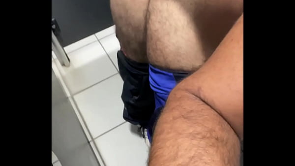 Orgia No Vestiario Da Obra, Fez Fila Pra Foder Esse Macho. thumbnail