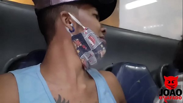 Tentando_chupar no ônibus - Ela Baez