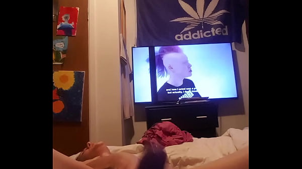 Canadian Girl Has Some Fun With Her Pussy 