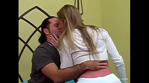 Play MP4 - Amateur Barely Legal Takes Dick