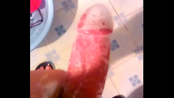 Tắm cho chim sạch sẽ thơm tho 