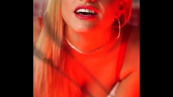 Vous avez envie de me voir recevoir mon gros cadeau de no&euml;l alors 