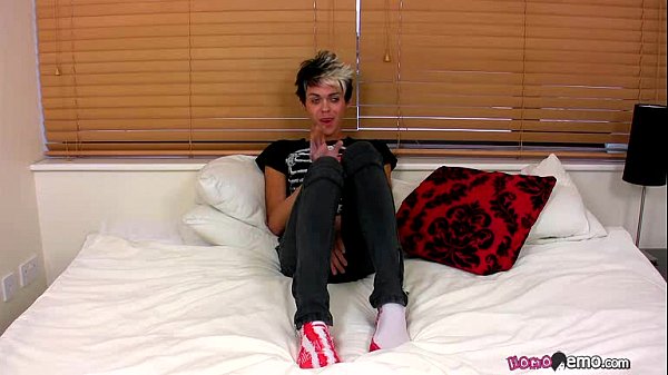 Play MP4 - Alexander Syden Rides A Long Cock