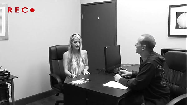 Nonton She Wanted A Job...he Wanted Some Mouth & Pussy thumbnail