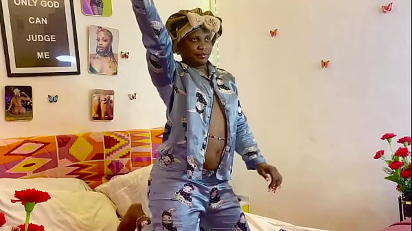 1ST CLASS STUDENT DID AQUICKY_IN HER ROOM