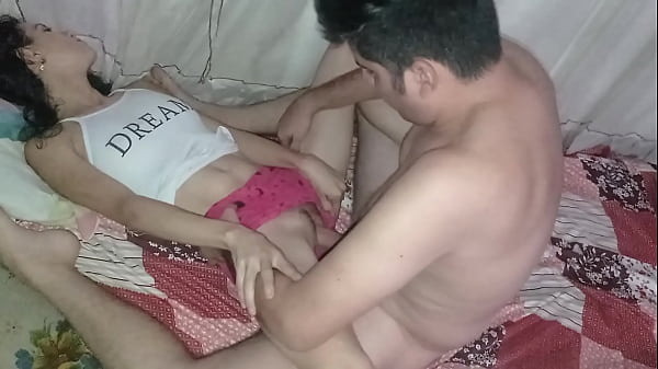 Play MP4 - Alexandra madre venezolana es follada por un poco de dinero&comma; sexo sin cond&oacute;n