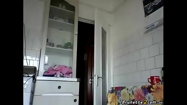 Nonton Brunette Playing With Her Pussy thumbnail