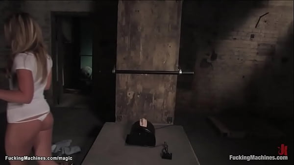 Blond stretch legs_and fuckmachine