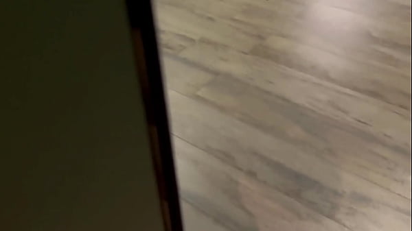 Play MP4 - PERVERTIDO CALIENTE SORPRENDE A NALGONA CON UNIFORME ESCOLAR ES FOLLANDOSE EL CULO Y SE MASTURBA HASTA TERMINAR CON UNA ENORME CORRIDA EN EL SUELO